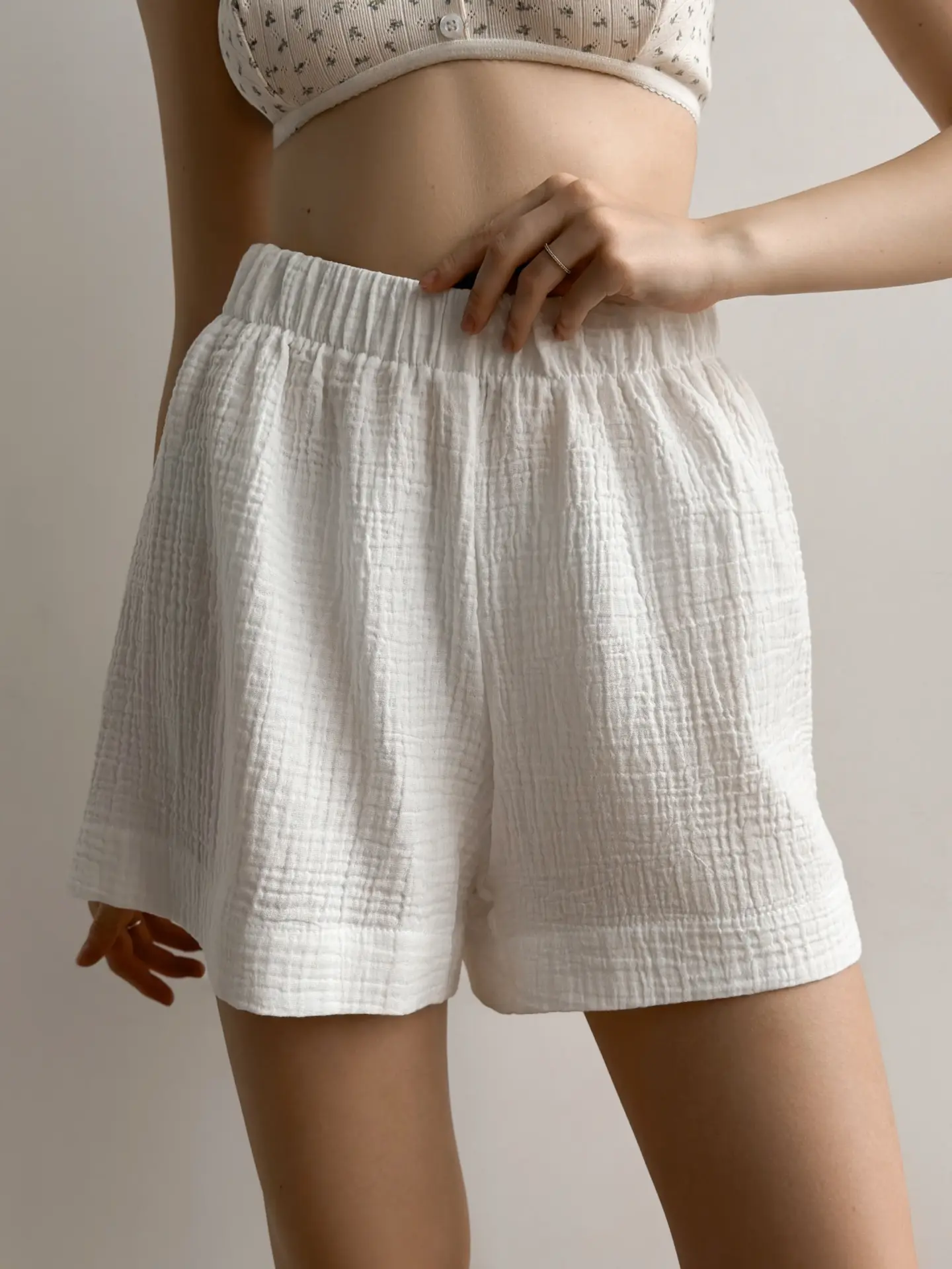 Szorty Mono z muślinu dwuwarstwowego, białe