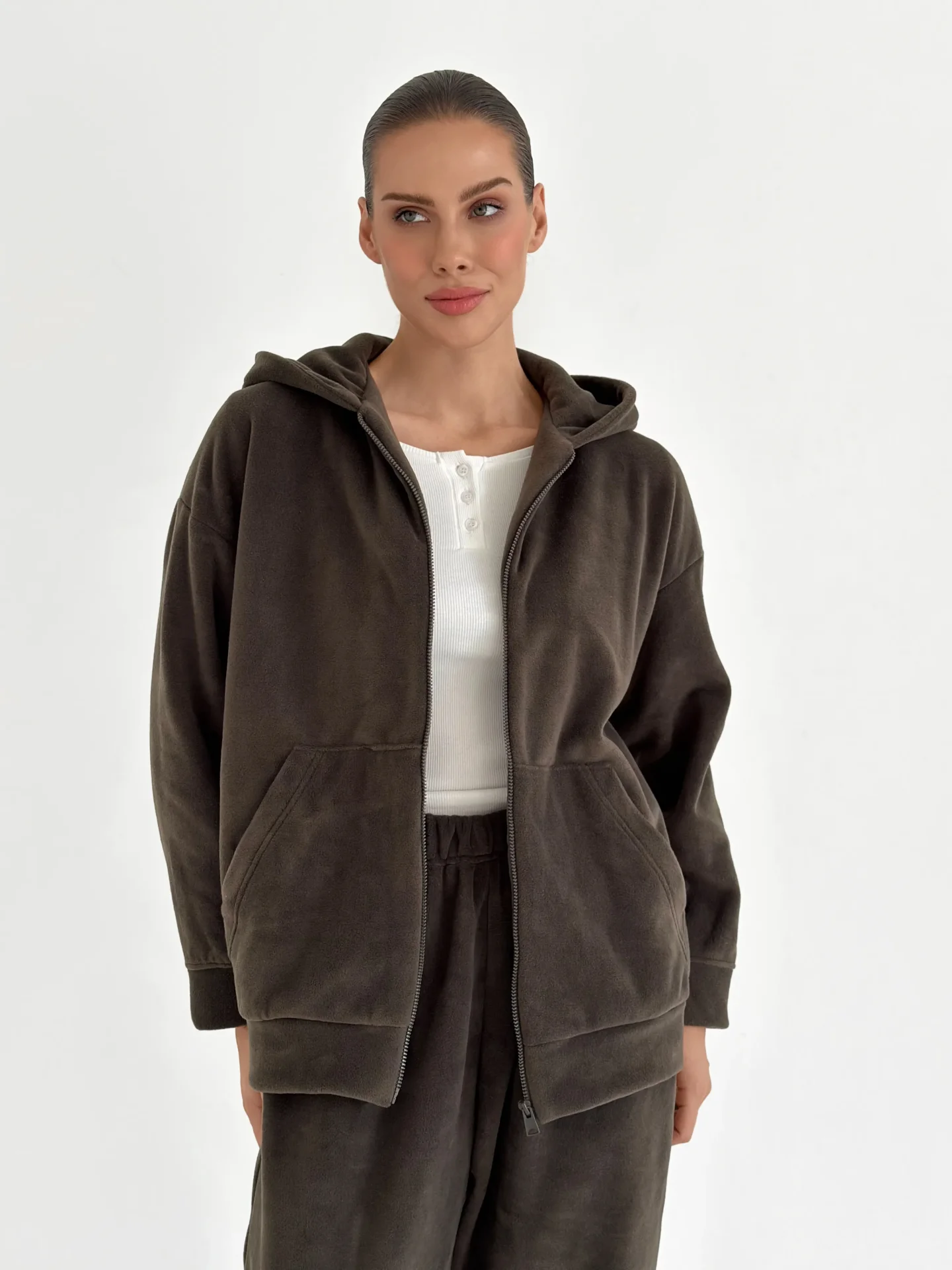 Komplet bluza i spodnie proste, z polaru, brązowy