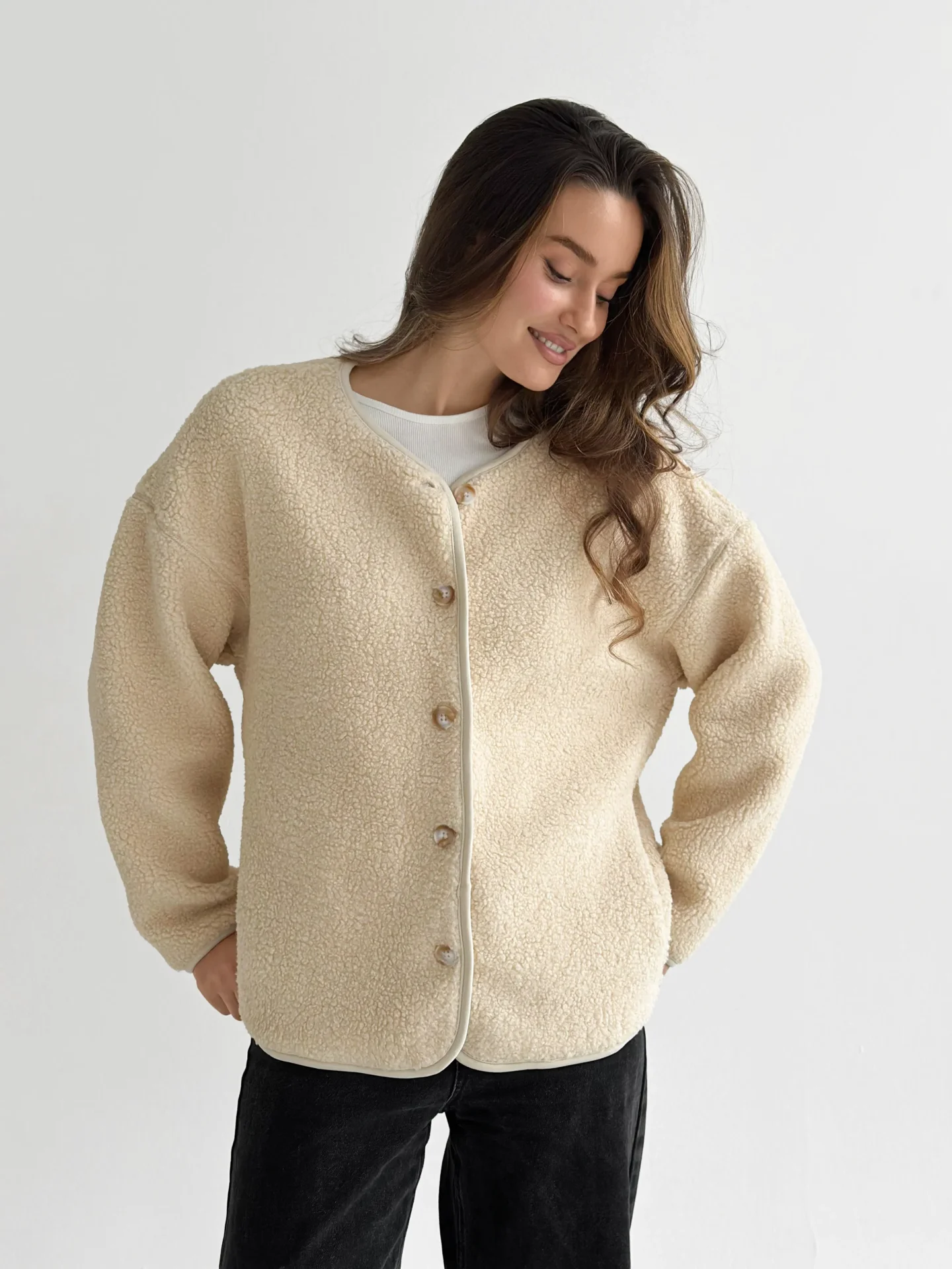 Kurtka Teddy przejściowa z pluszu, mleczna