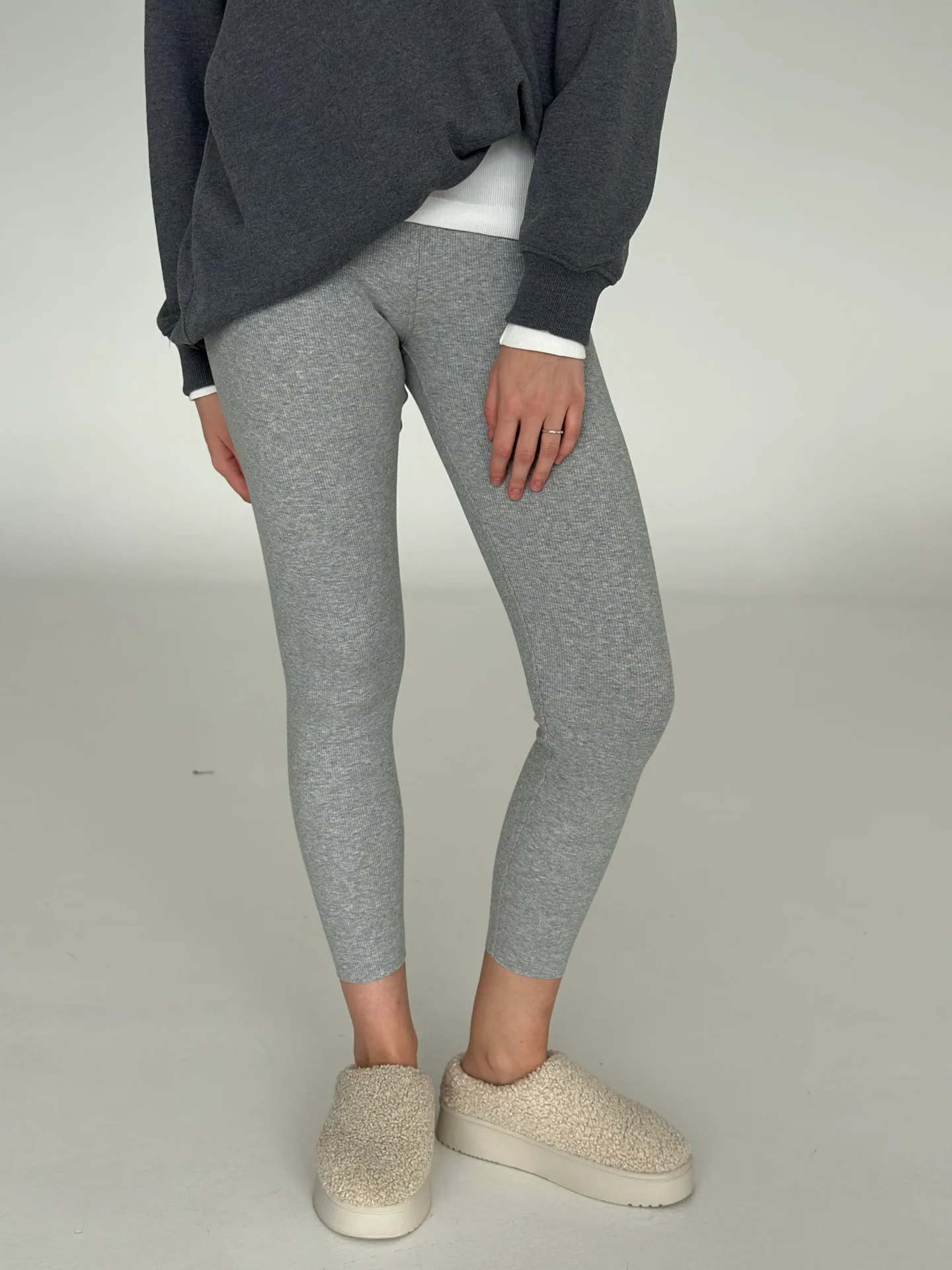 Legginsy z dzianiny, jasnoszare