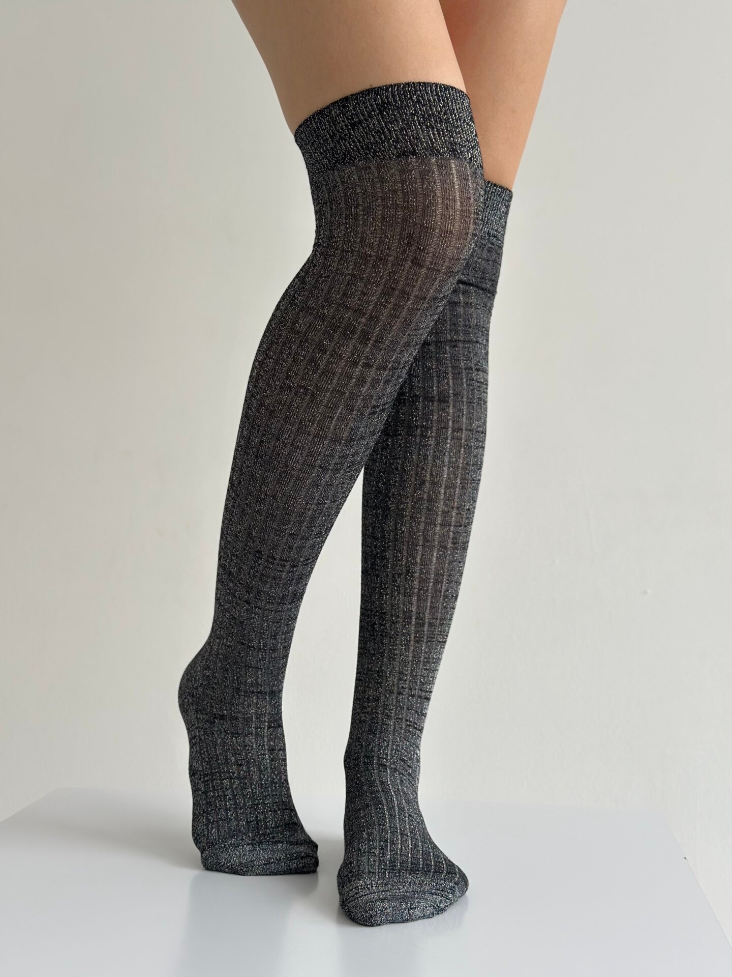 Getry wysokie, z lureksu, czarne