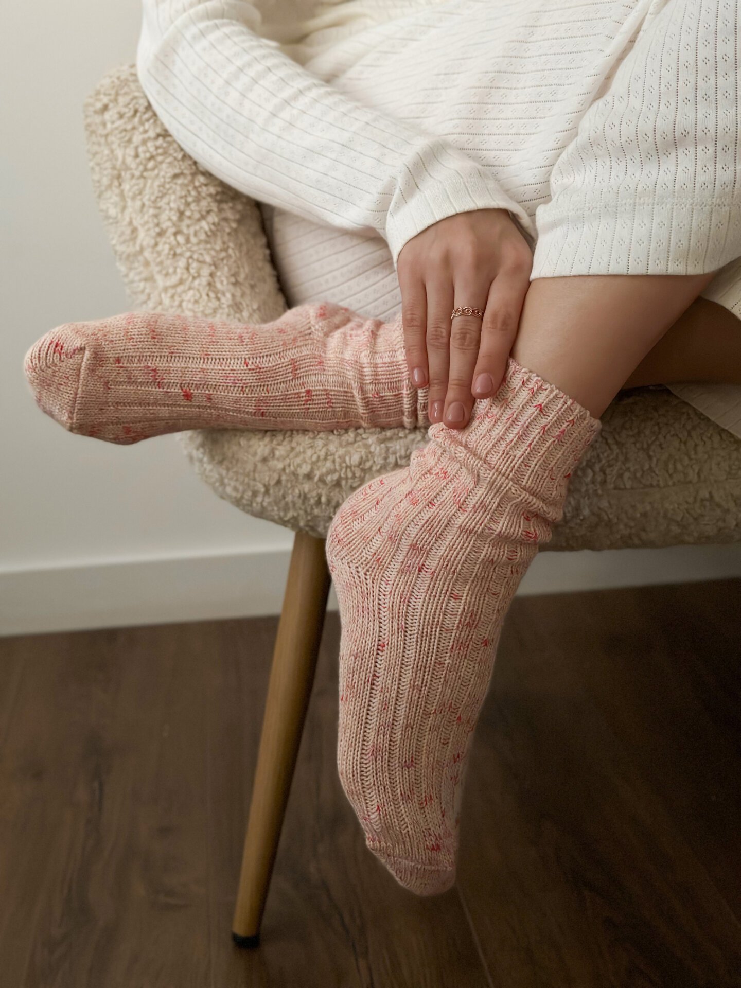 Skarpetki wełniane niebielone, różowy melanż