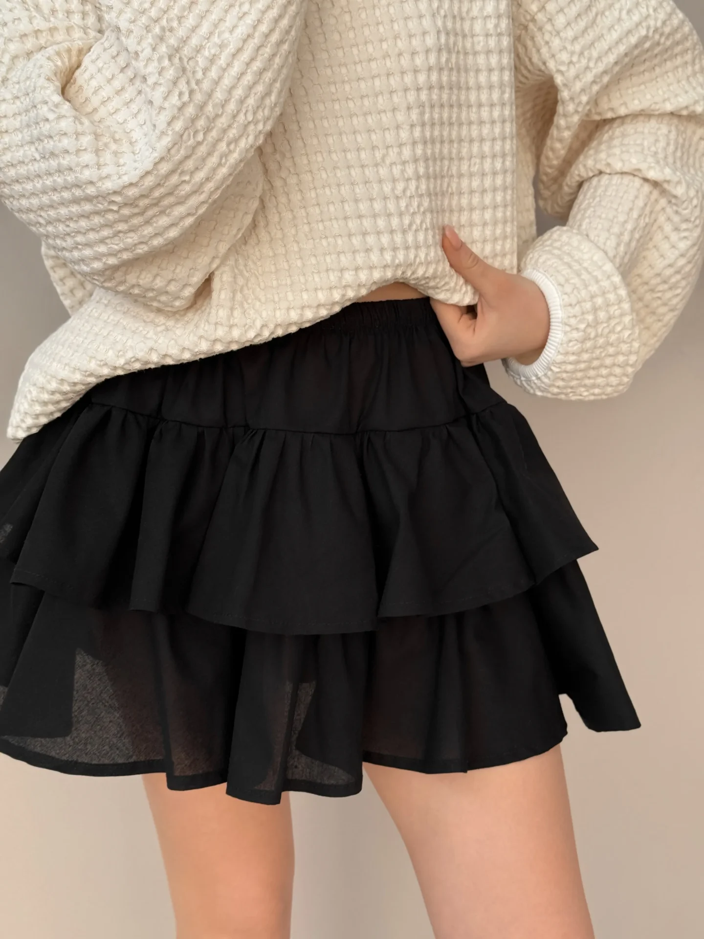 Spódnica z falbanami, z popeliny, czarna