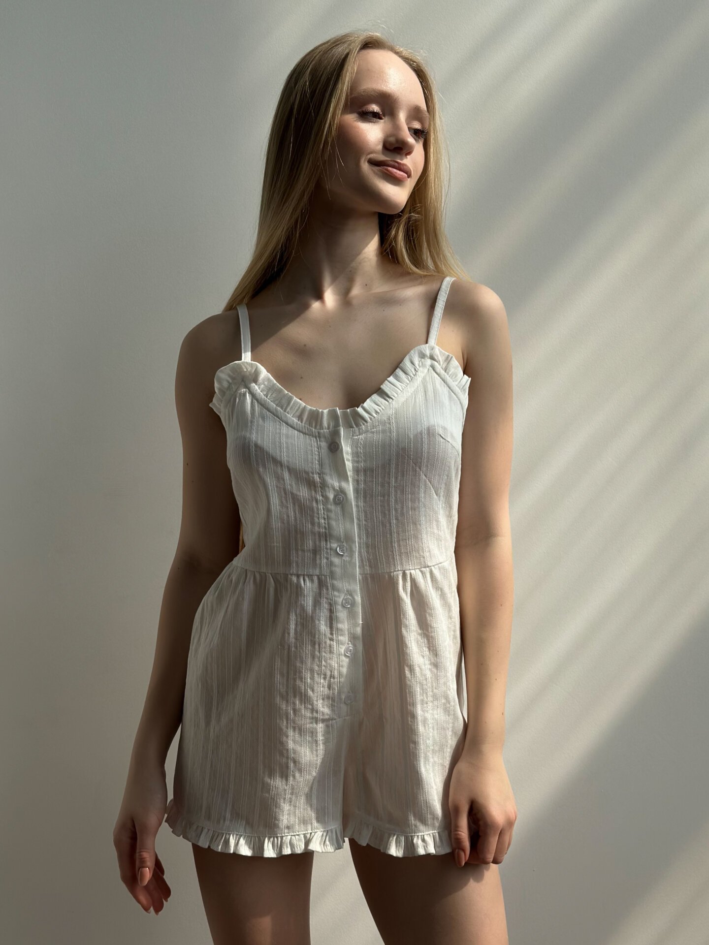 Kombinezon z batystu, biały we wzory