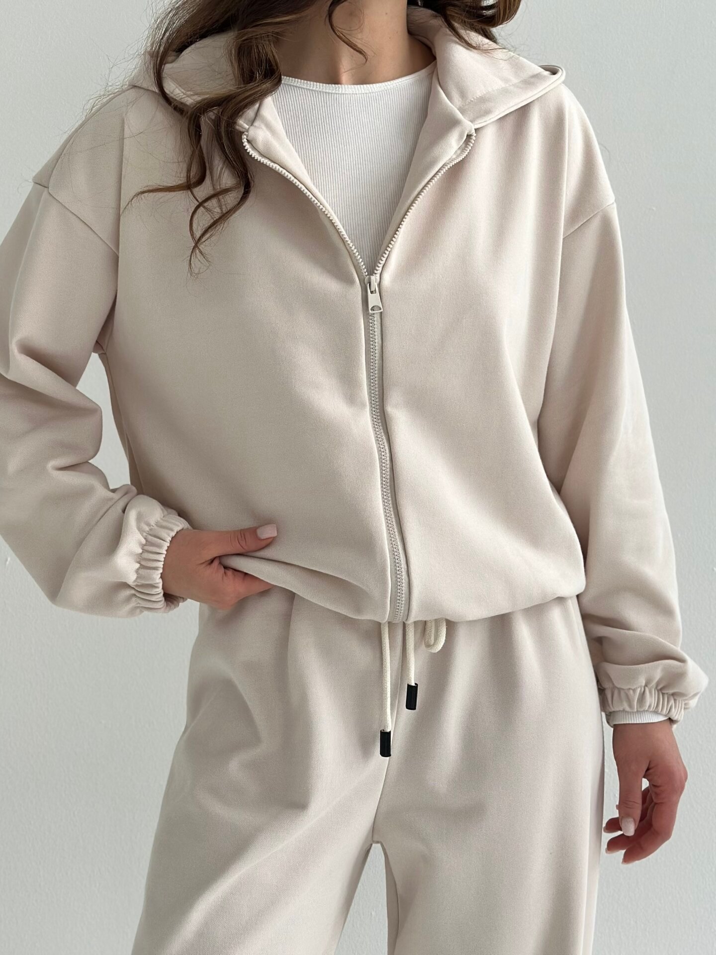 Komplet bluza i spodnie, z dzianiny 2-nitkowej, mleczny