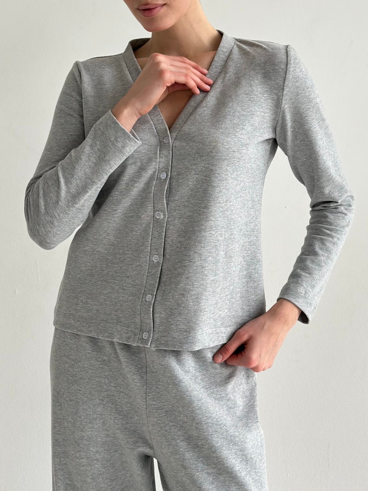 Koszulka longsleeve na guziki „Delicacy”, z dzianiny, szara