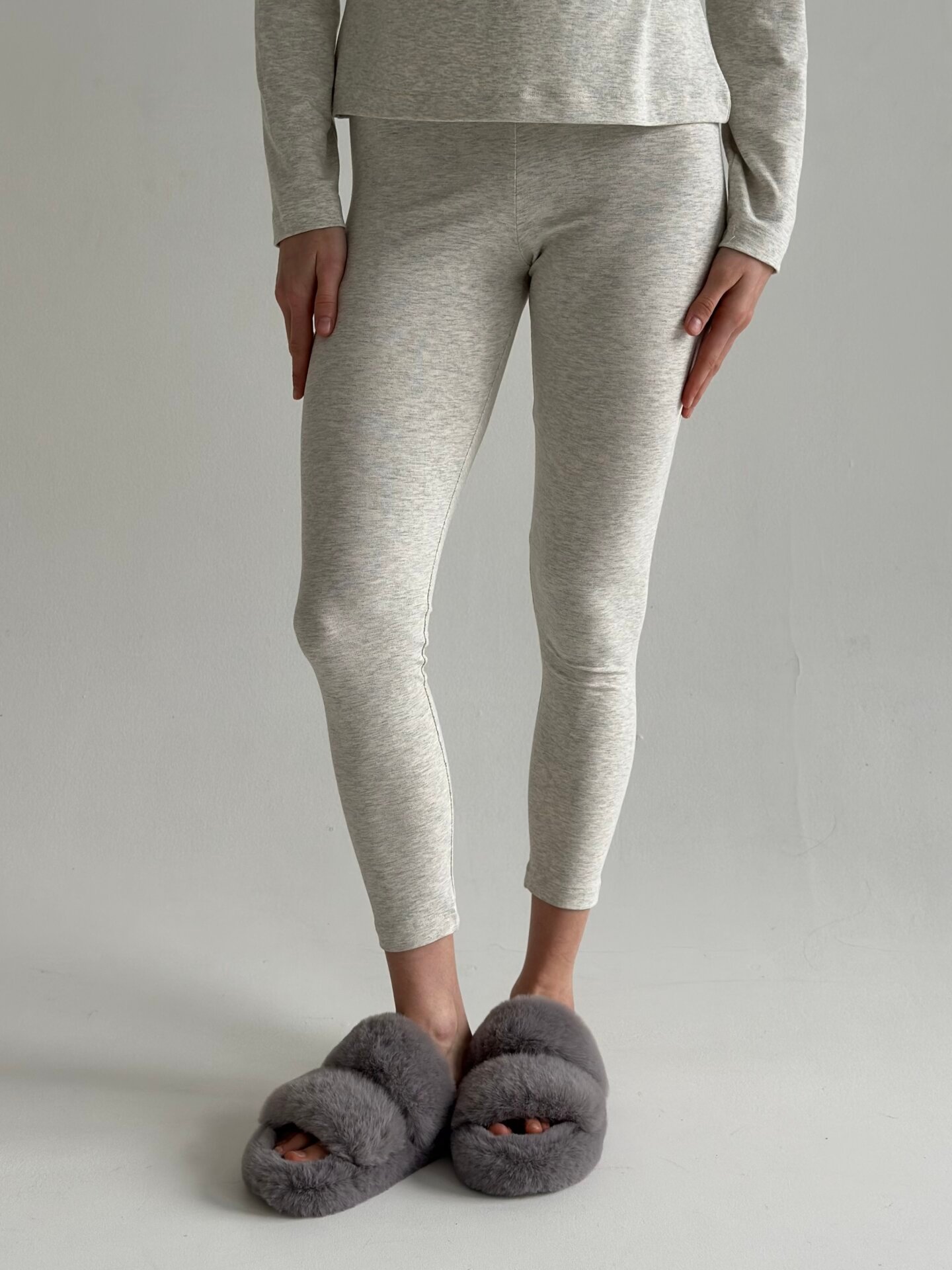 Legginsy „Delicacy”, z dzianiny, beżowo-szare