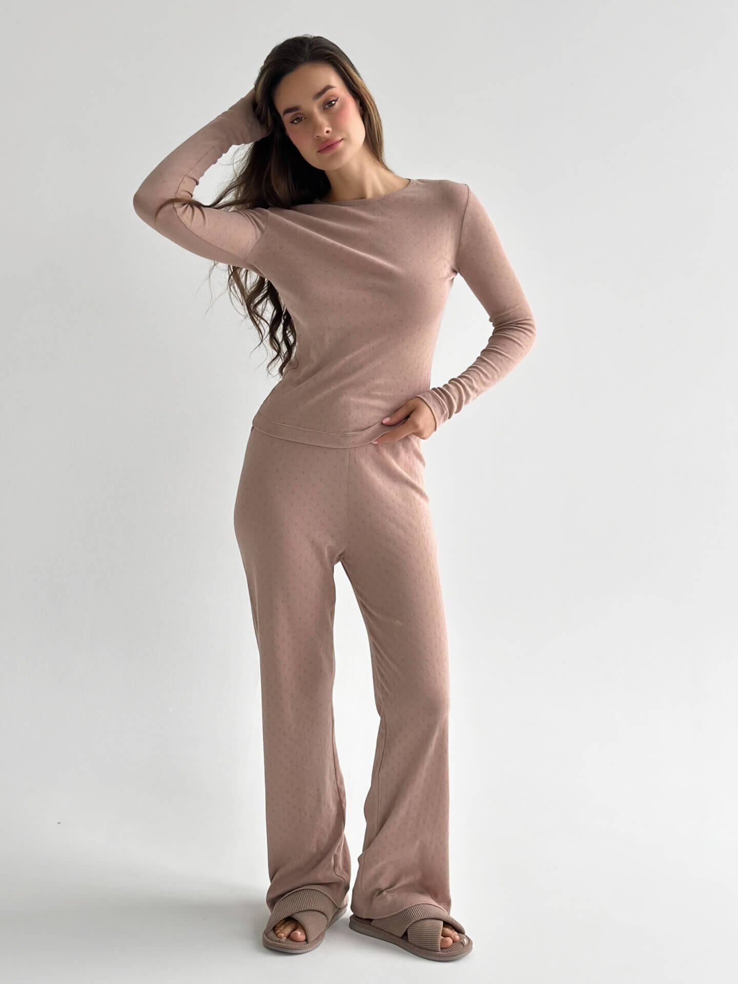 Komplet koszulka z długim rękawem i szerokie spodnie, z ribany, wizonowy