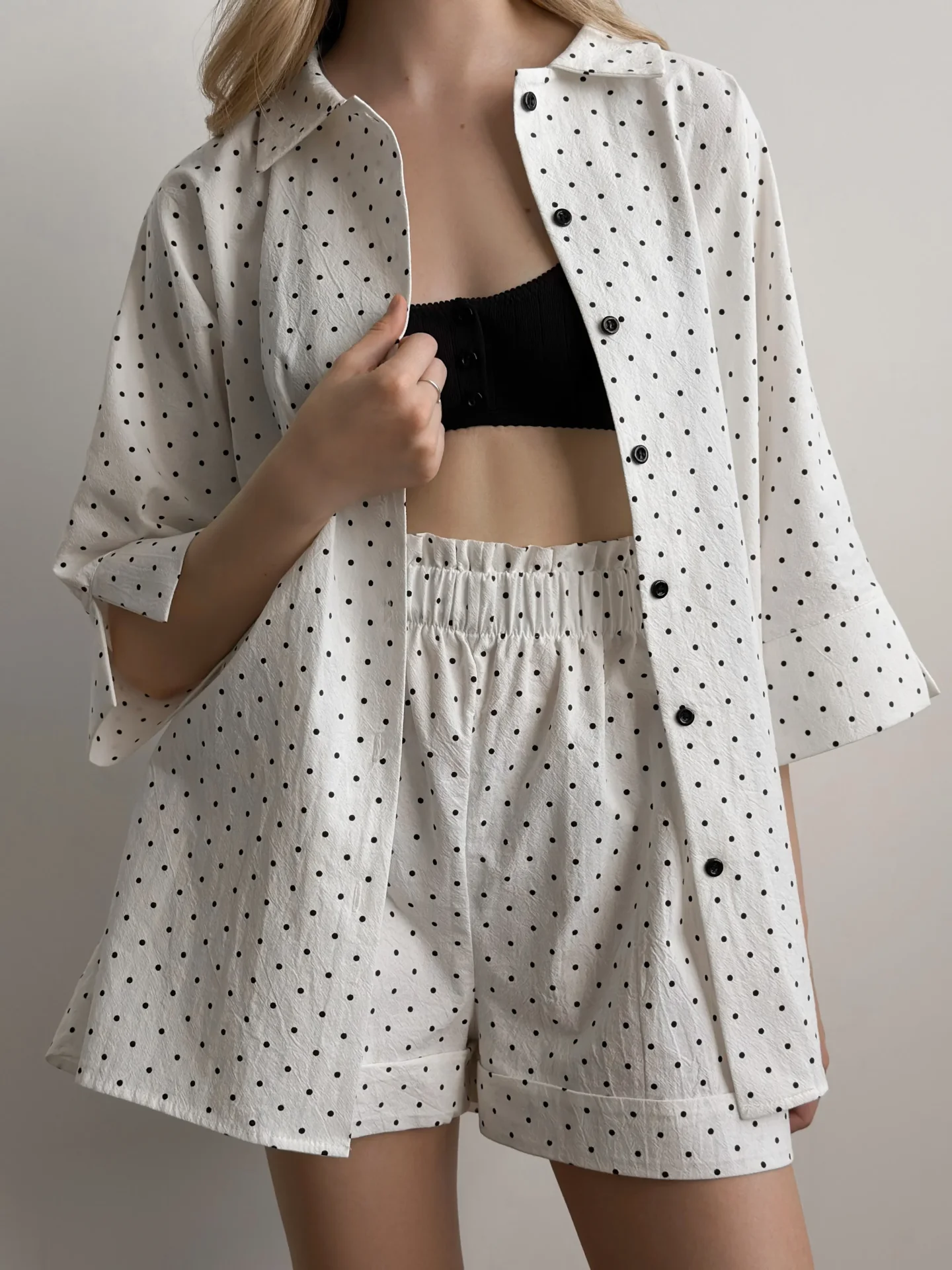 Komplet koszula i szorty, z bawełny pranej, biały w czarne groszki