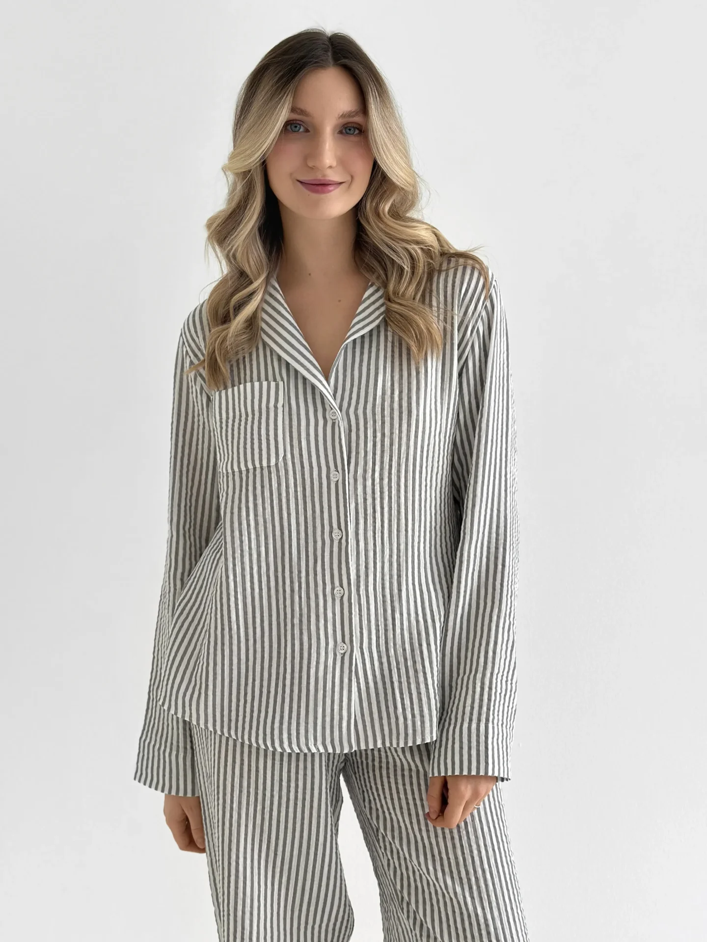 Komplet koszula i spodnie, z muślinu, w ciemnoszare paski