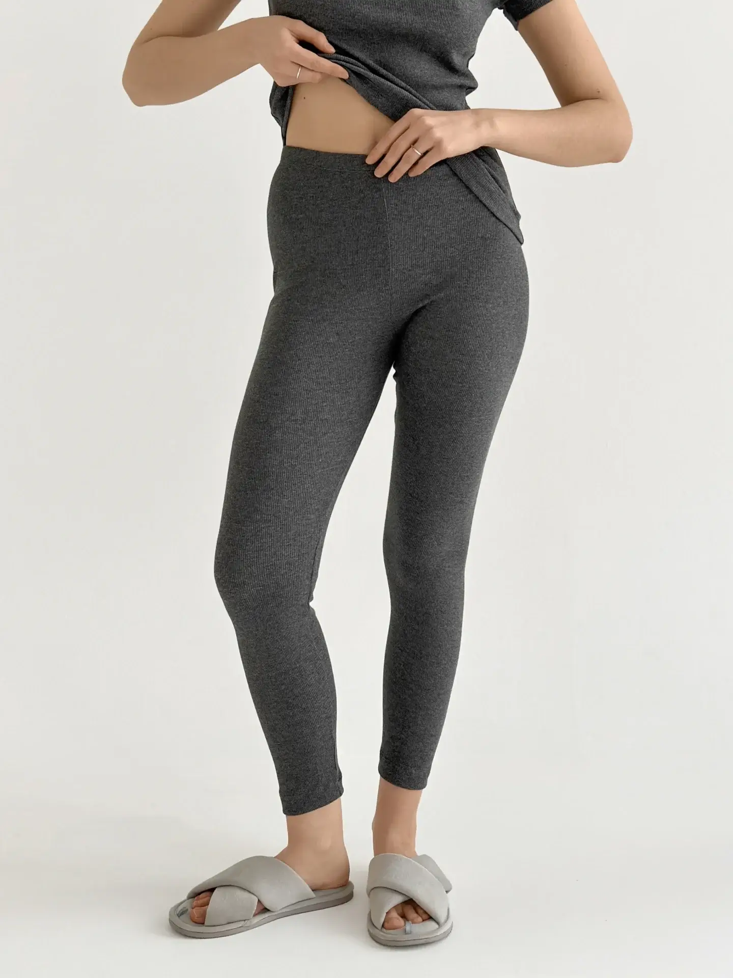 Legginsy z dzianiny prążkowanej, antracytowe