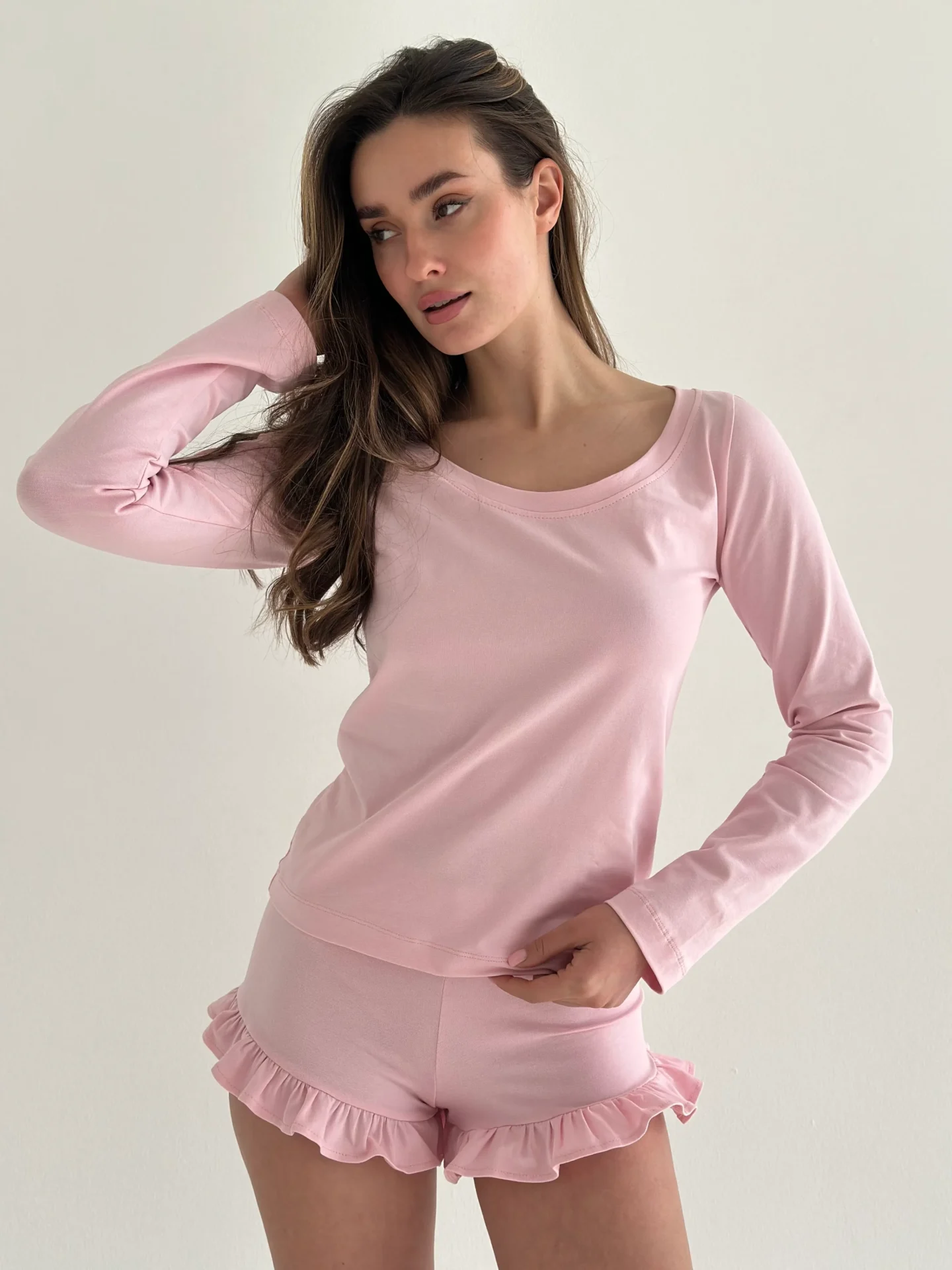 Komplet longsleeve i szorty z falbanami, z dzianiny single jersey, różowy