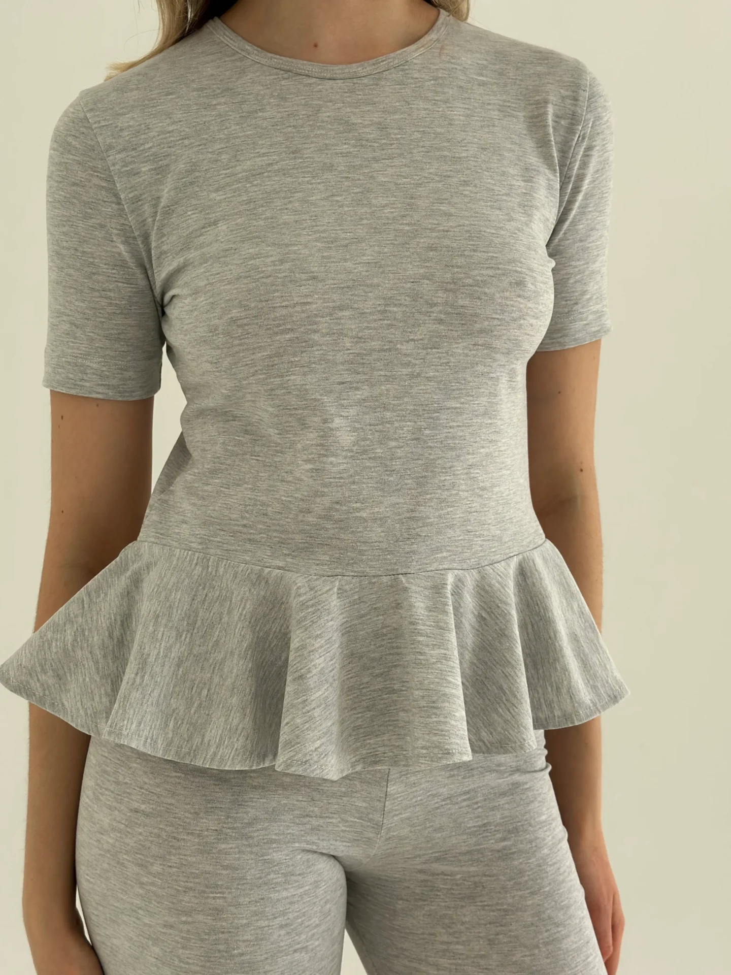 Koszulka z baskinką, z dzianiny single jersey, szara