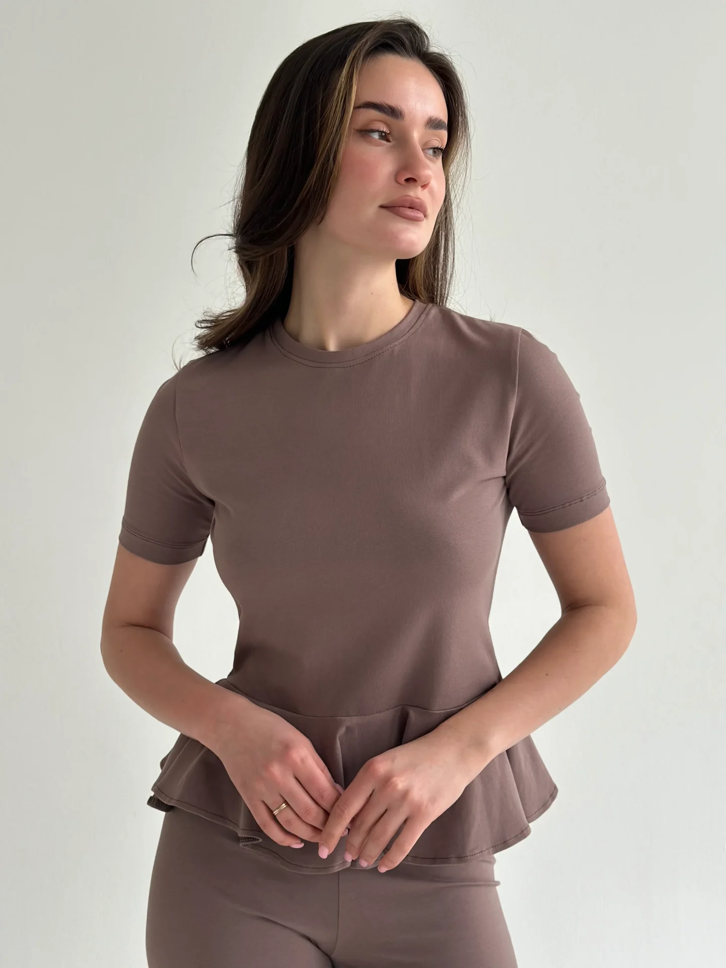 Koszulka z baskinką, z dzianiny single jersey, czekoladowa