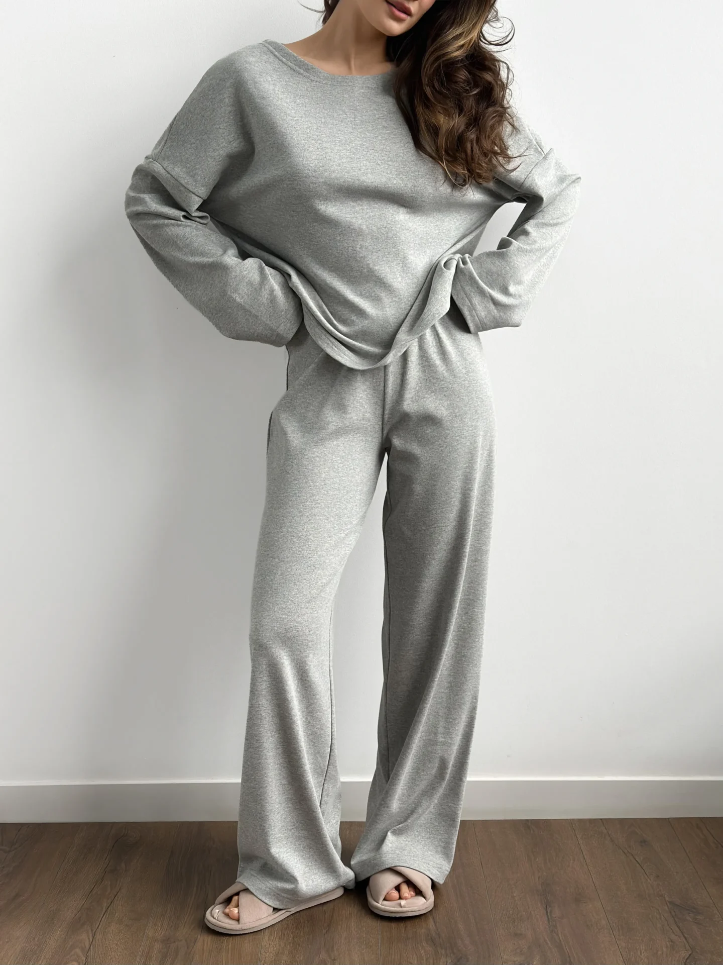 Komplet longsleeve i spodnie szerokie, z dzianiny, szary